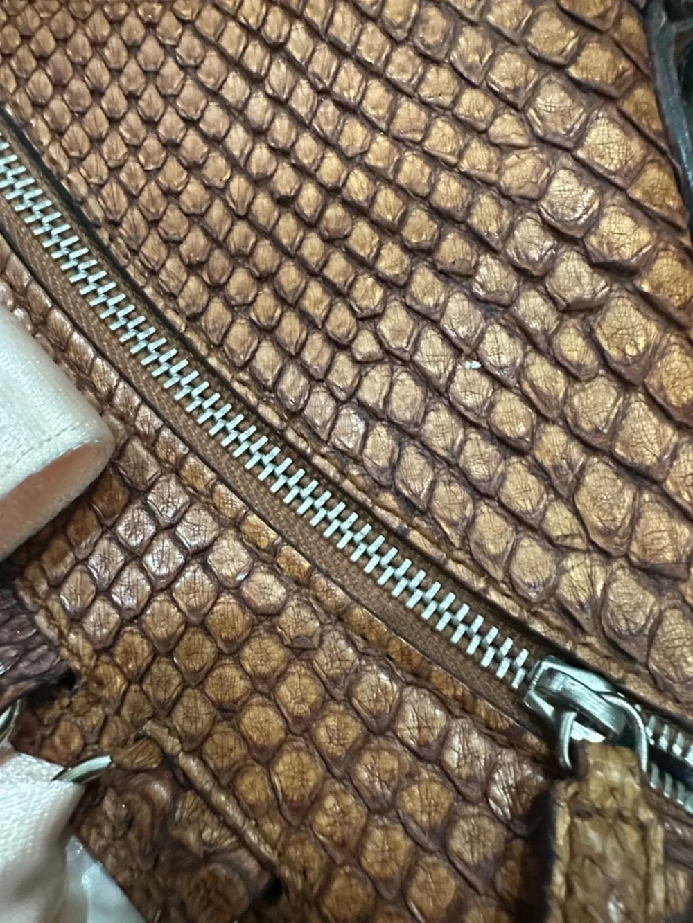 DIOR Brown snake skin & Cream Shoulder Bag with Pink Bow and Dior hardware. - Picture 4 of 12